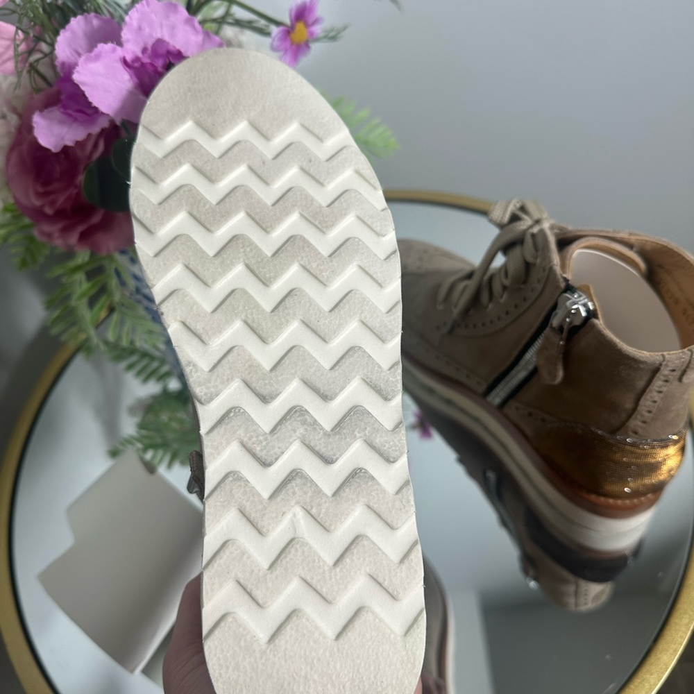 The Office of Angela Scott Mr. Harrison Neutral Lace Up Suede Boots Size 37.5 - Picture 16 of 17